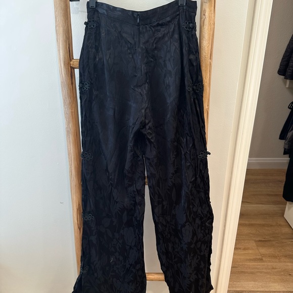 Chrissy Teigen x Revolve Matcha Pant - Picture 5 of 7